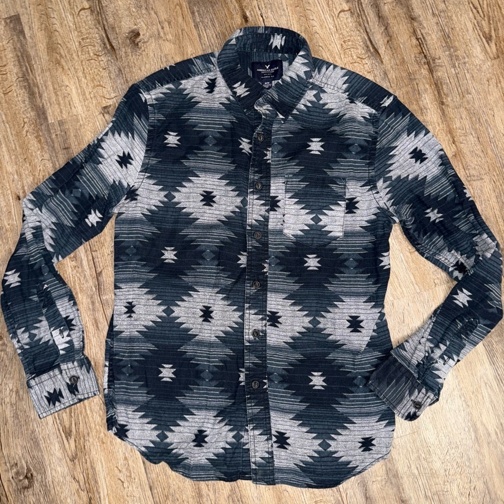 American Eagle • Southwestern Aztec Print Cotton Button Down